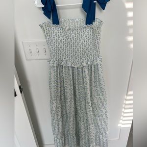 Smockingbird women’s dress size large (fits like medium), worn once.